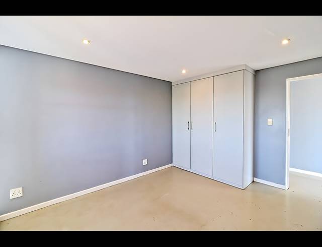 518M² BUILDING FOR SALE IN BRIXTON
